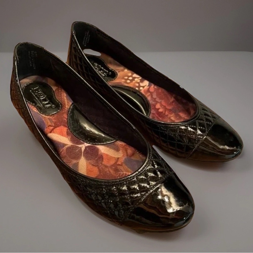 Born Riley Patent Leather Ballet Flats Womens Black Slip-On Shoes Quilted 6-1/2